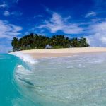 Ombak di Pulau Mapadegat Mentawai